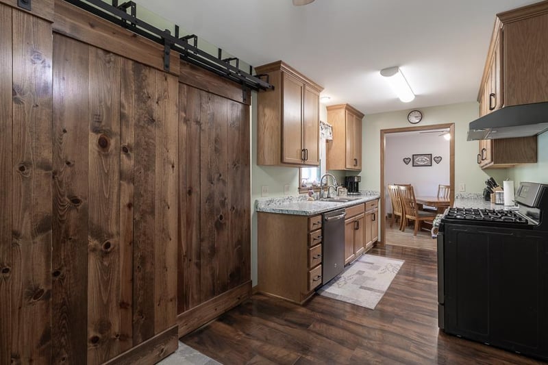 227 Westwood Dr, Mankato, MN 56001