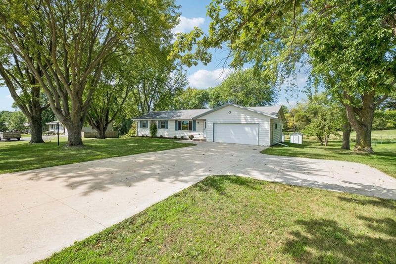 8887 Reitz Lake Rd, Waconia, MN 55387