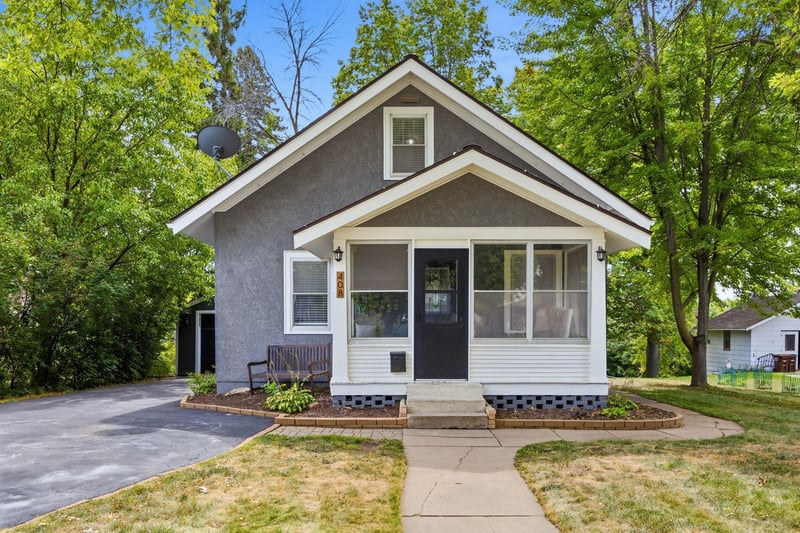 408 Division St E, Buffalo, MN 55313
