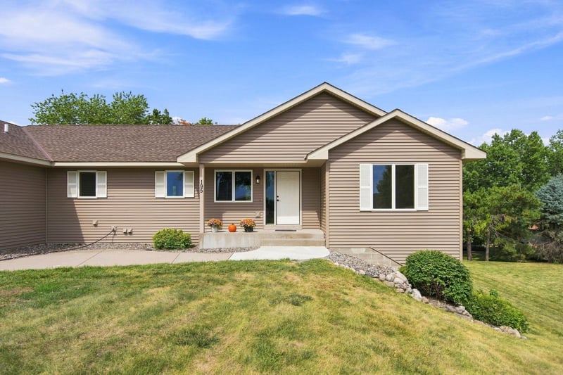195 S Medina St, Loretto, MN 55357