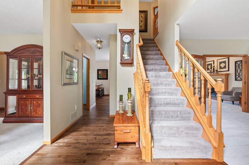 9024 Douglas Dr, Eden Prairie, MN 55347