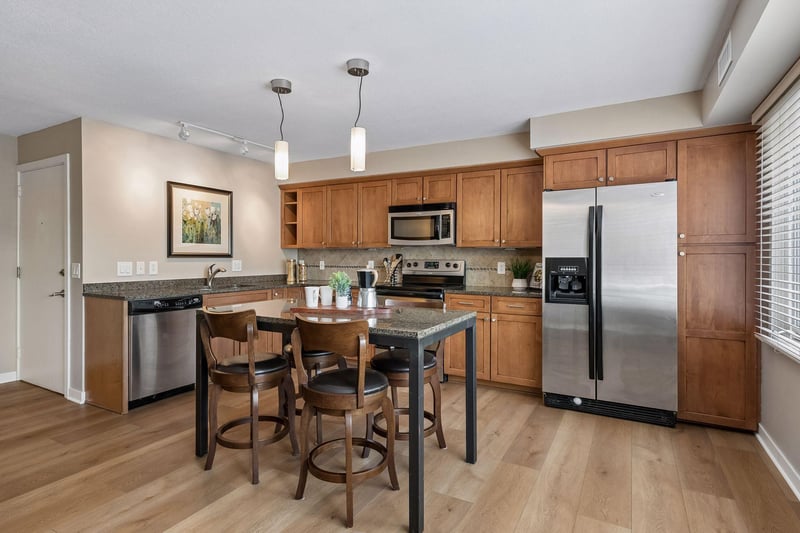 5412 France Ave S #112, Edina, MN 55410