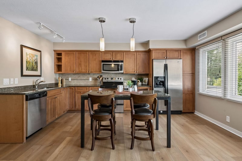 5412 France Ave S #112, Edina, MN 55410