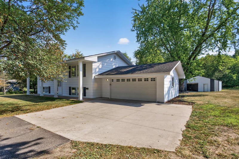13959 Radisson Rd NE, Ham Lake, MN 55304