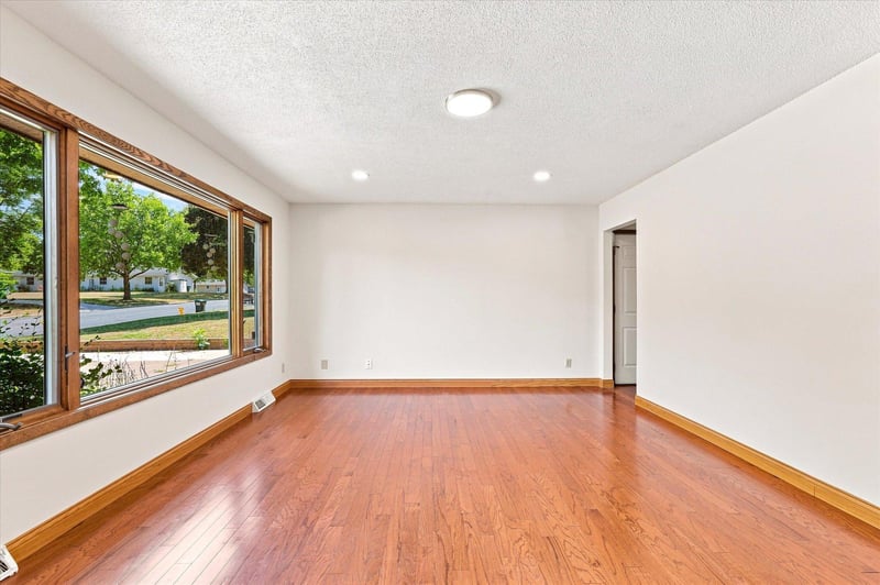 1339 Oak St, River Falls, WI 54022