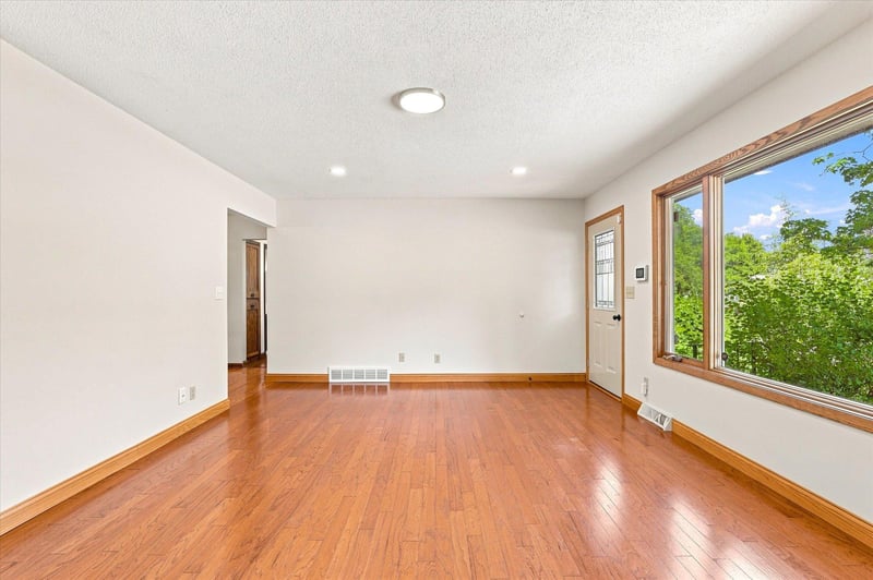 1339 Oak St, River Falls, WI 54022