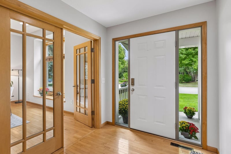 1509 Lockwood Dr, Northfield, MN 55057