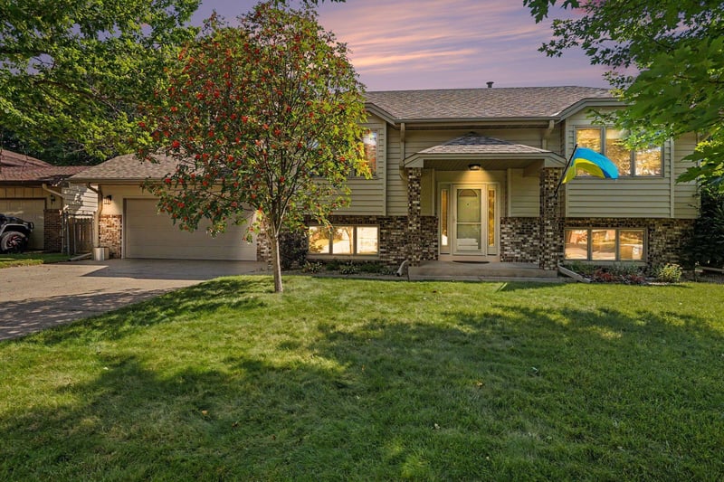5624 Pascal St, Shoreview, MN 55126