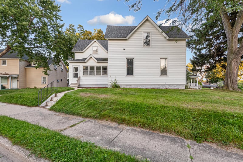 430 Fairview St, Owatonna, MN 55060