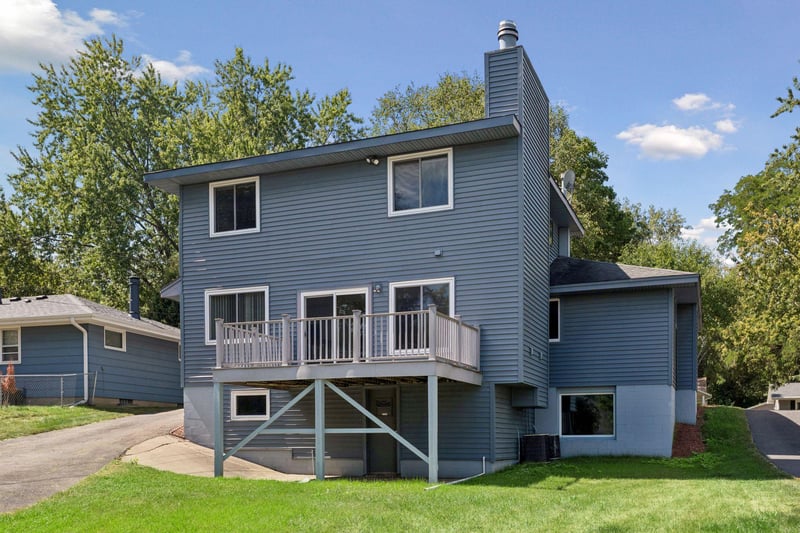 1528 Aquila Ave N, Golden Valley, MN 55427
