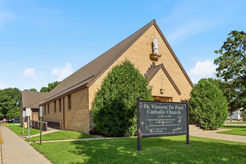 720 1st St, West Concord, MN 55985