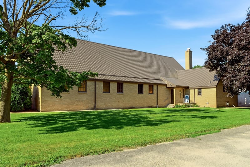 720 1st St, West Concord, MN 55985