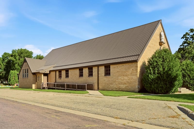720 1st St, West Concord, MN 55985