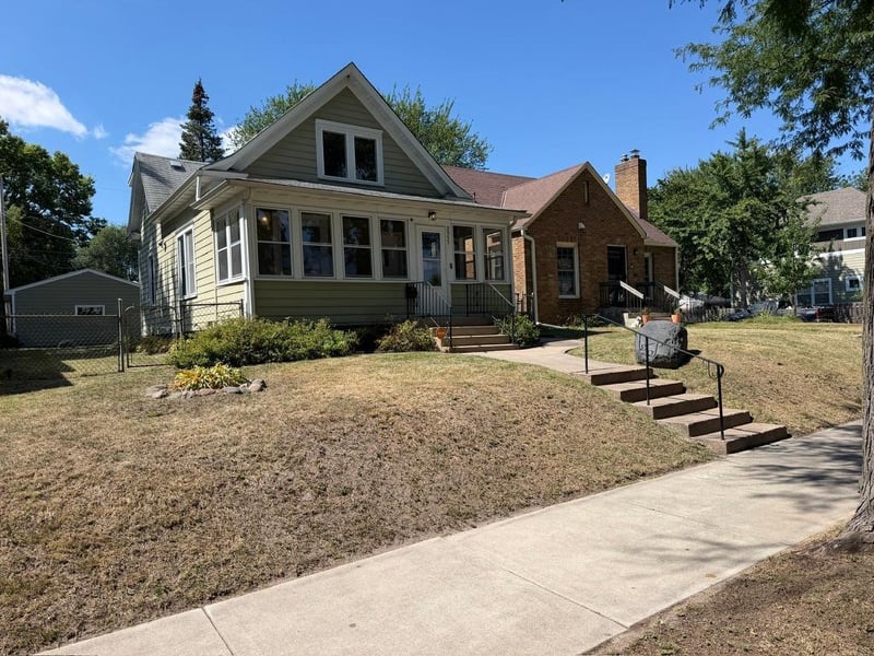 2955 Queen Ave N, Minneapolis, MN 55411