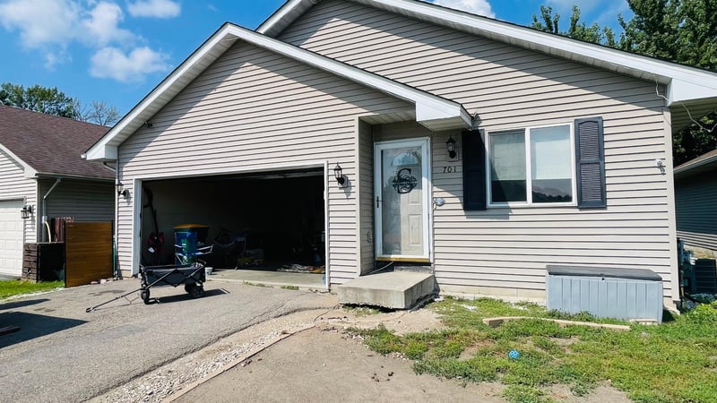701 Juniper Ln NW, Montgomery, MN 56069