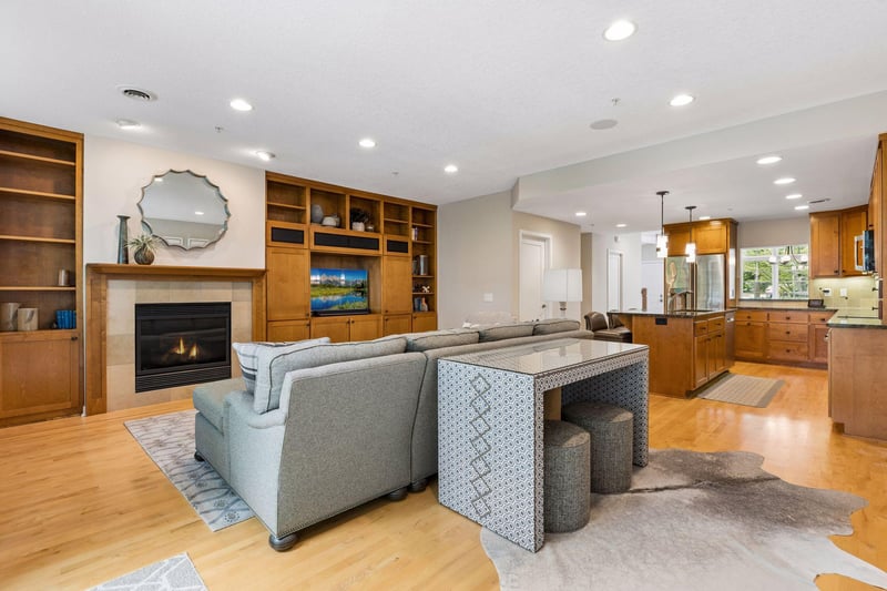 533 Willoughby Way W, Minnetonka, MN 55305