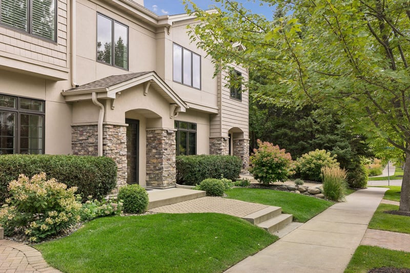533 Willoughby Way W, Minnetonka, MN 55305