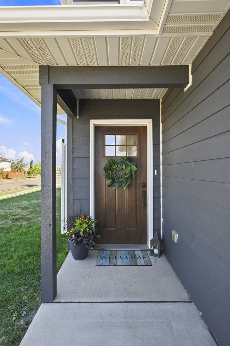 1102 Lilac Ln, Moorhead, MN 56560