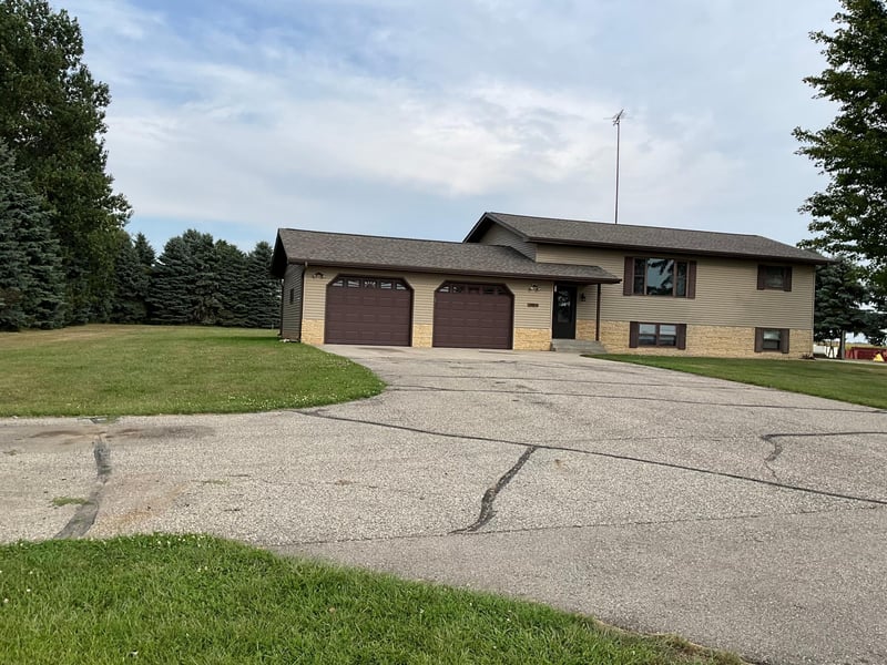 25227 State Highway 23, Roscoe, MN 56371