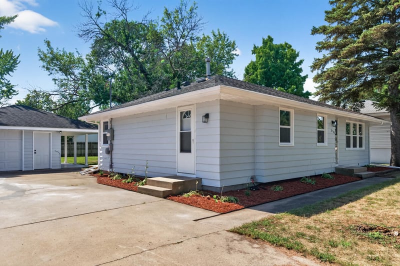 2940 115th Ave NW, Coon Rapids, MN 55433