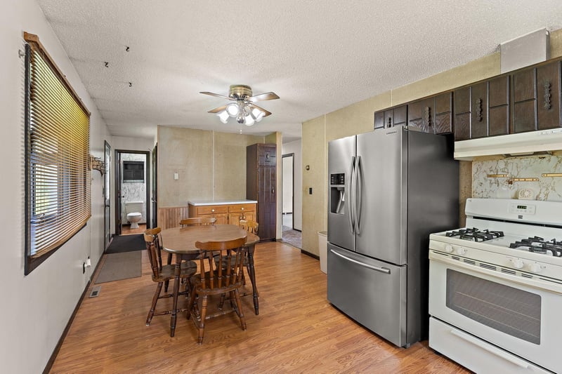 28564 Zurich St NE, North Branch, MN 55056