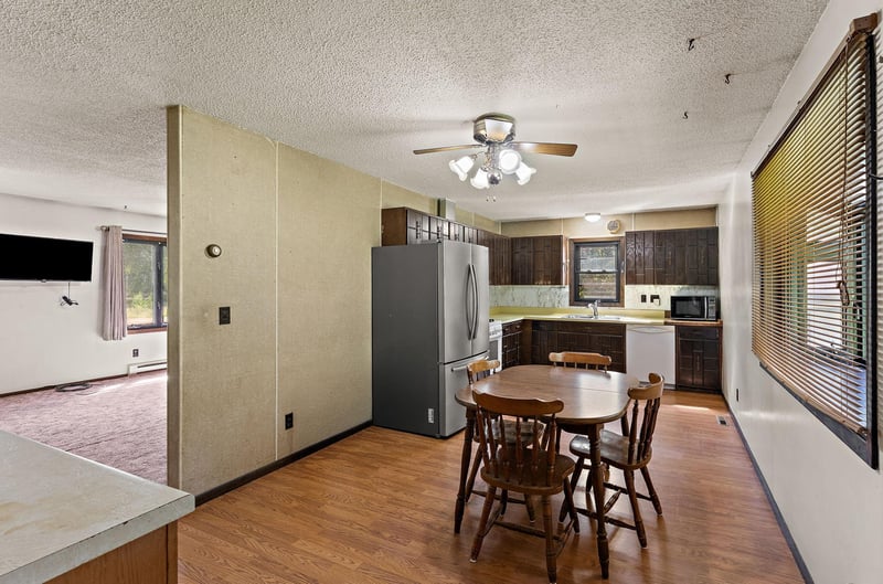 28564 Zurich St NE, North Branch, MN 55056