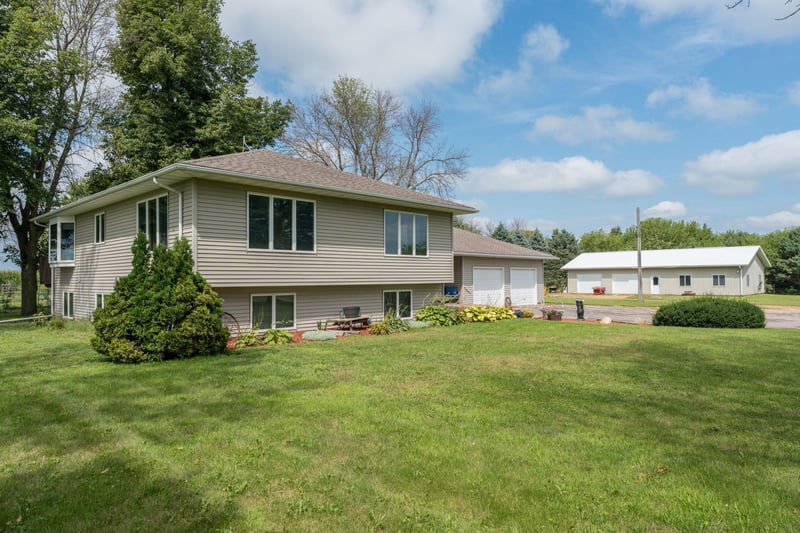 35851 County Road 104, Saint James, MN 56081