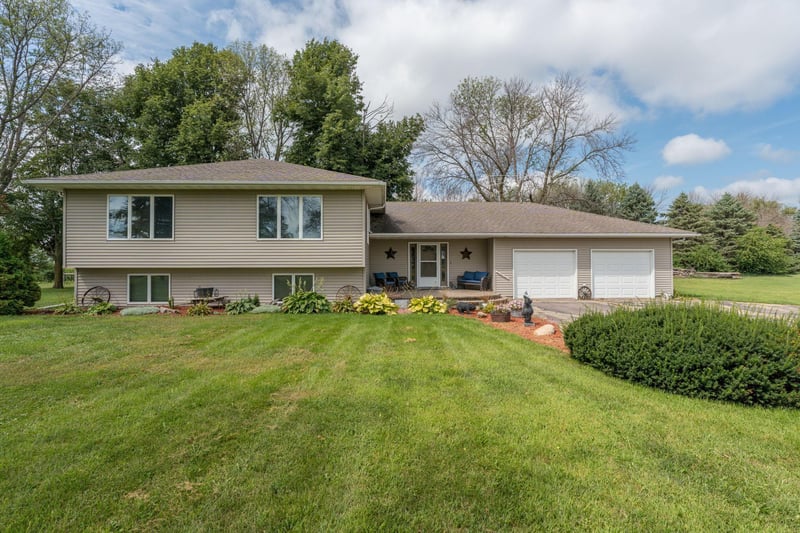 35851 County Road 104, Saint James, MN 56081