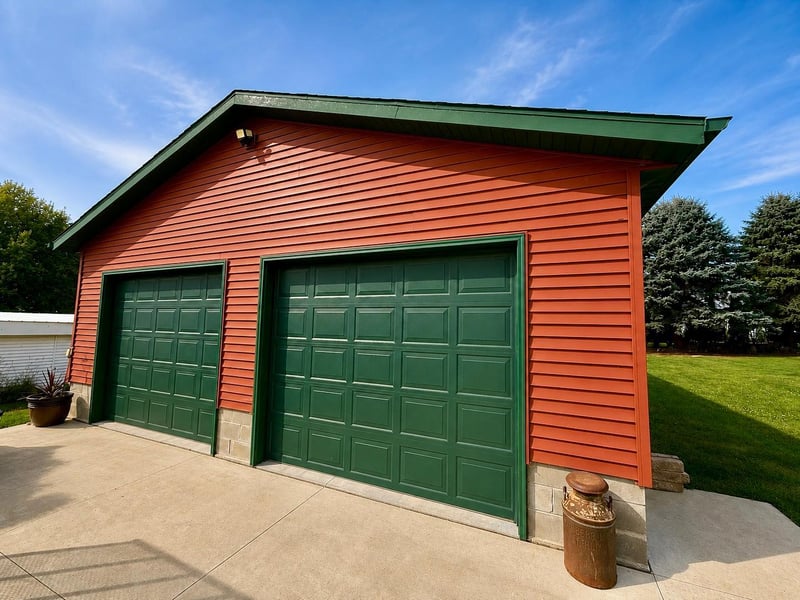 140 2nd St S, Lewiston, MN 55952