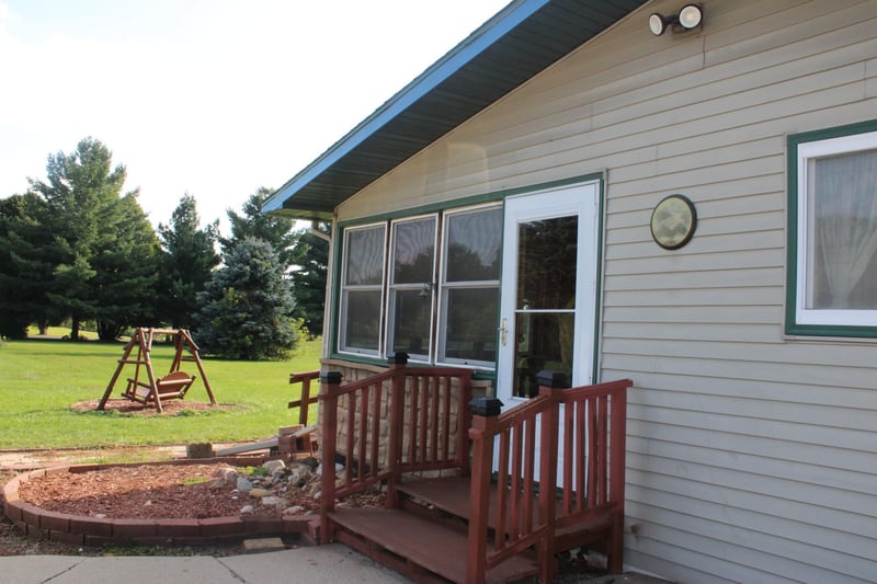 58354 220th St, Austin, MN 55912