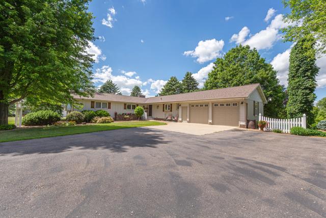 20642 528th Ave, Lake Crystal, MN 56055