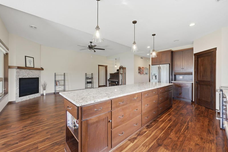 3049 Nottingham Rd S, Saint Cloud, MN 56301