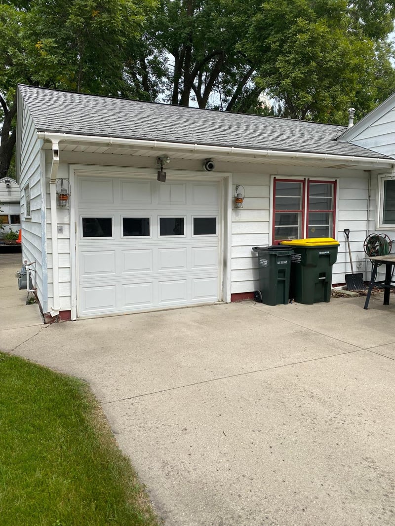912 13th Ave SW, Willmar, MN 56201