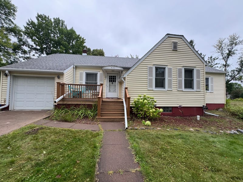 421 1st St, Moose Lake, MN 55767
