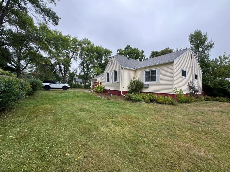 421 1st St, Moose Lake, MN 55767