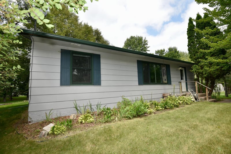 1145 Woodland Ct NW, Milaca, MN 56353