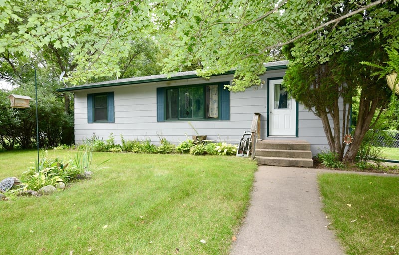 1145 Woodland Ct NW, Milaca, MN 56353