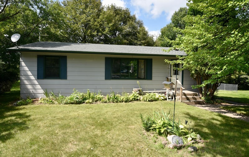 1145 Woodland Ct NW, Milaca, MN 56353