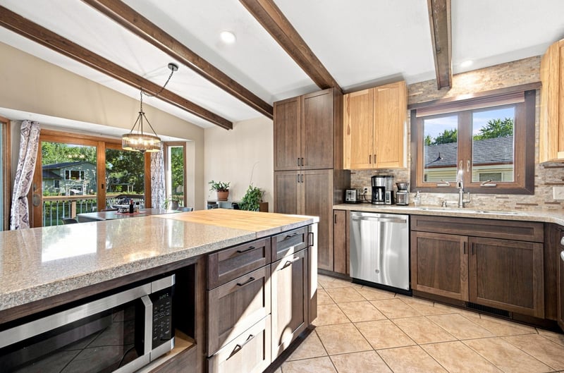 1530 Lois Dr, Shoreview, MN 55126
