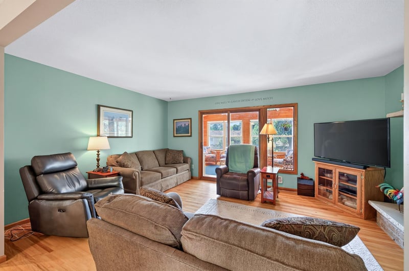 10657 Verdin St NW, Coon Rapids, MN 55433
