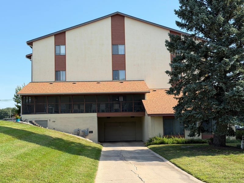 2679 Albion Ave #203, Fairmont, MN 56031