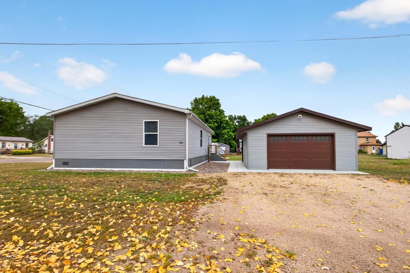 400 E Baldwin Ave, Kellogg, MN 55945