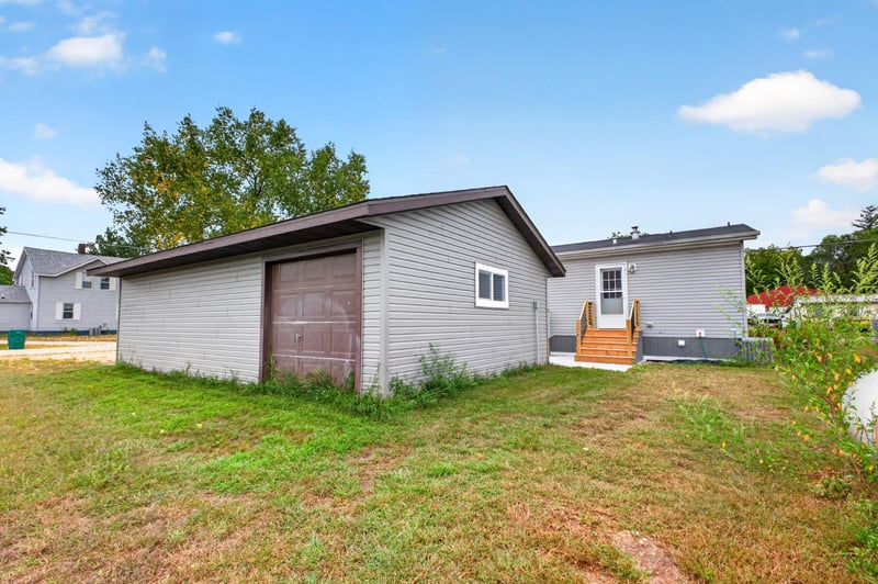 400 E Baldwin Ave, Kellogg, MN 55945