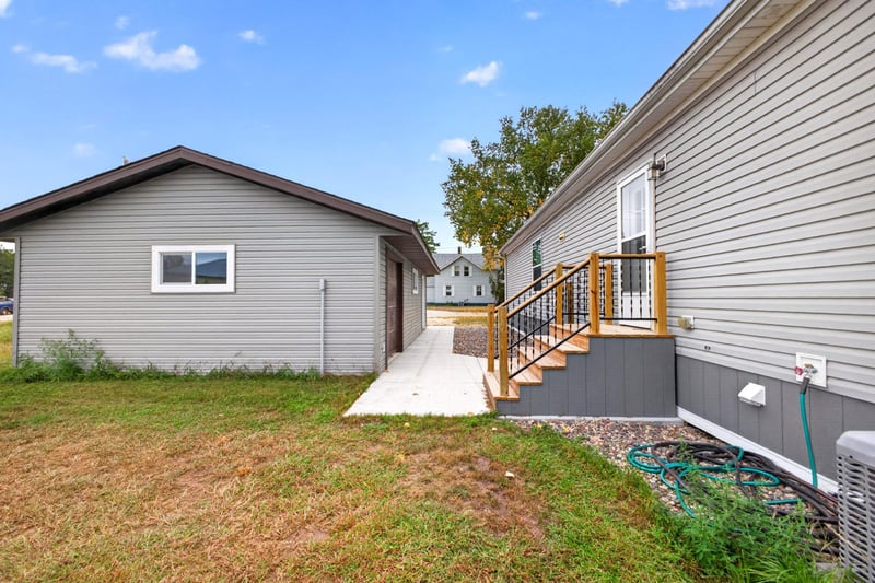 400 E Baldwin Ave, Kellogg, MN 55945