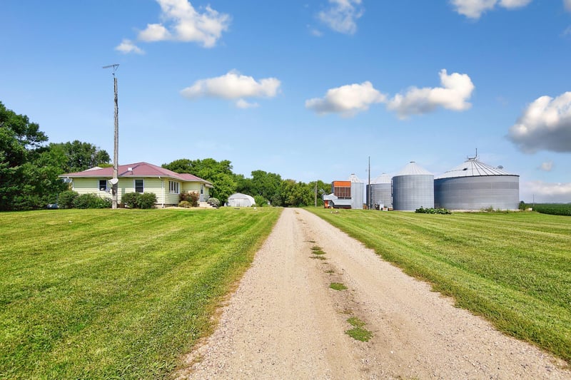 188 40th St, Dunnell, MN 56127