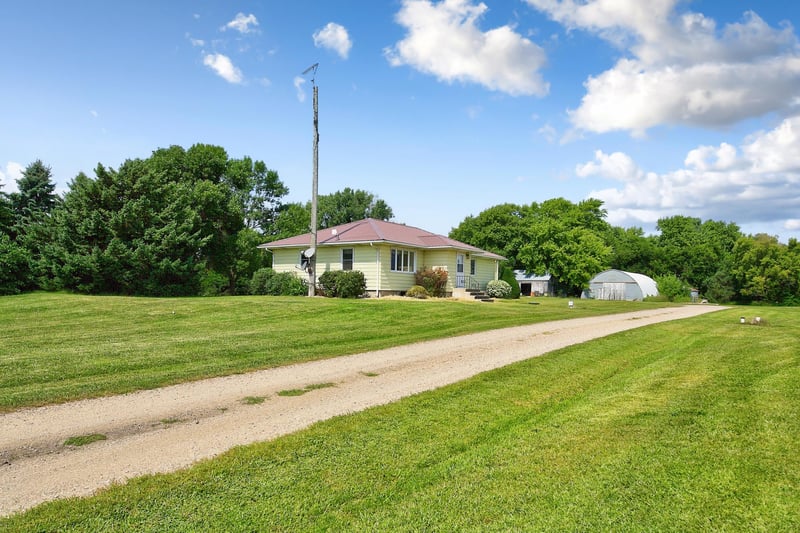 188 40th St, Dunnell, MN 56127