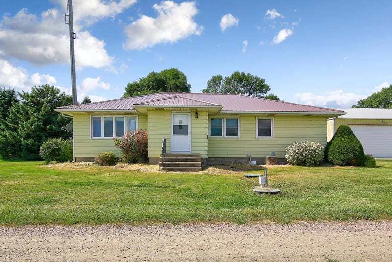 188 40th St, Dunnell, MN 56127