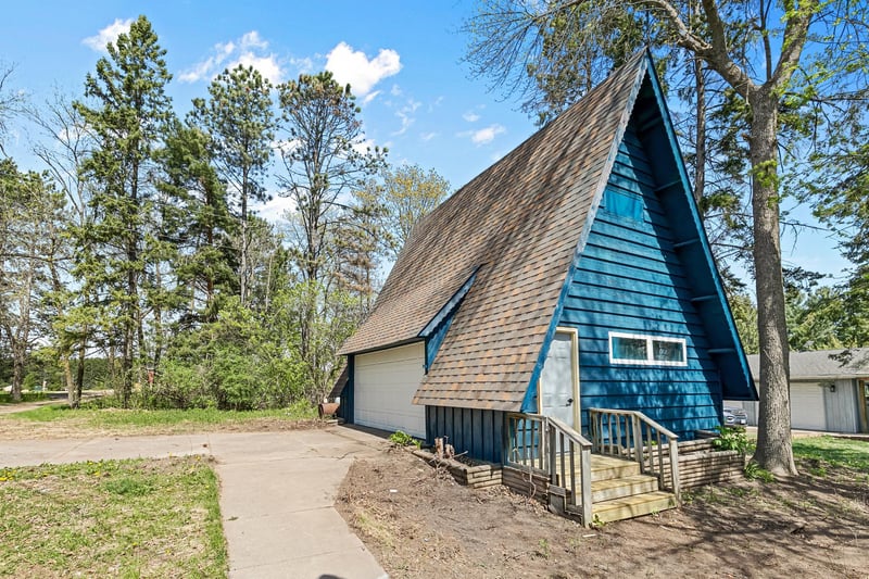19055 Island View Dr, Mora, MN 55051
