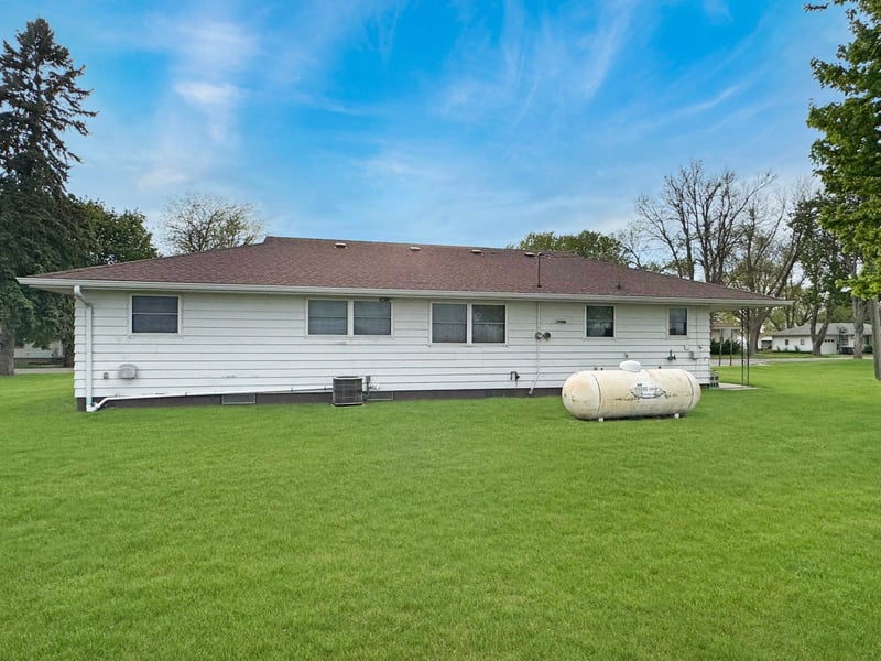314 N Maple St, Ellsworth, MN 56129