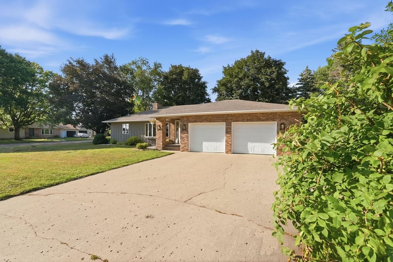 243 E Dahlstrom Ave, Appleton, MN 56208